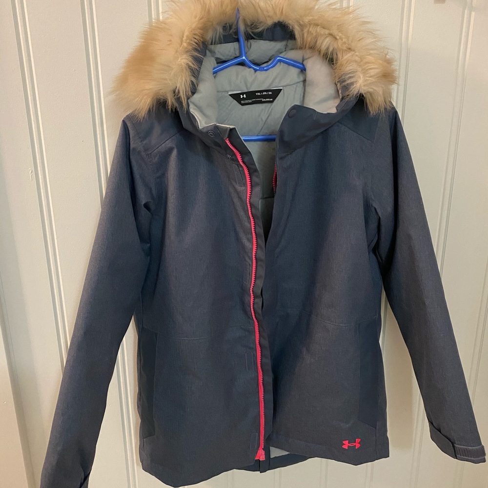 Like new Under Armour Fur Hooded YXL girls coat